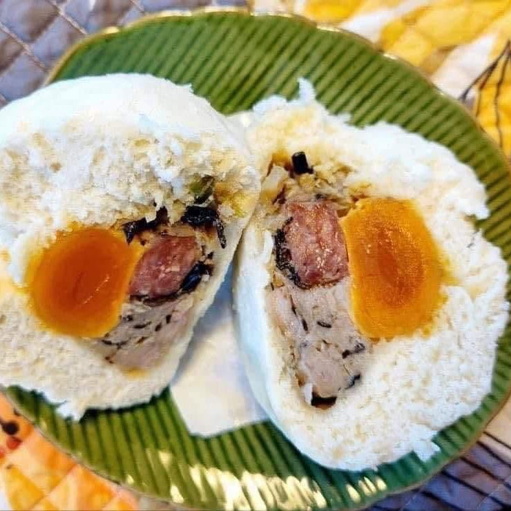 Banh bao nhan thit trung cut (Hop 6 cai)
